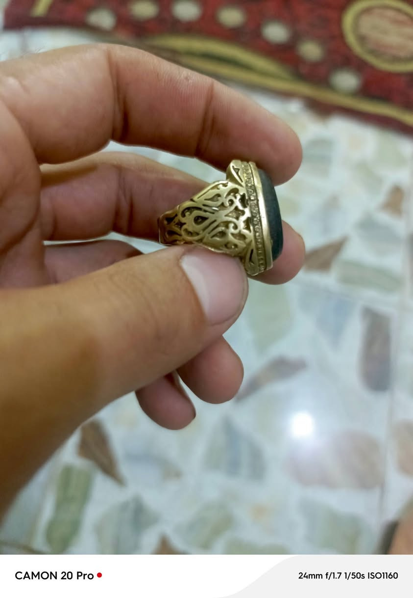 السلام عليكم
عباس آباد 
للبيع ب 15 بغداد الجهاد *********** واتس اب او اتصال

نص مكتوب في الصور:
- CAMON 20 Pro 24mm f/1.7 1/50s ISO1160