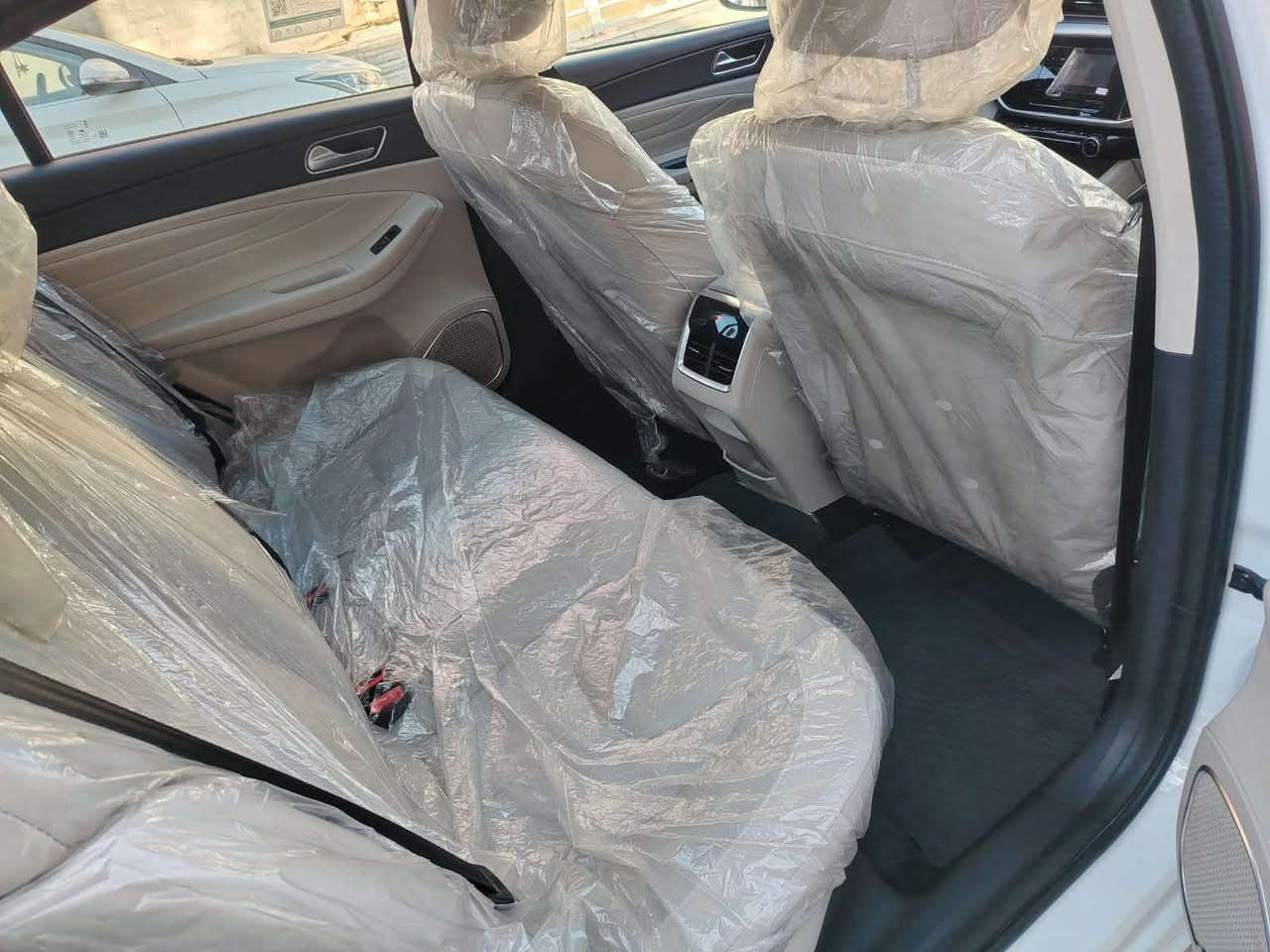السلام عليكم للبيع فقط 

شيري ازيرو 5 موديل 2025

ماشيه 8الف  km (بحالة الزيرو)

كفاله عامه 
ضمان شركه 

هزه ورقم جديد (شرط التحويل)

مكاني بغداد الدوره 

السعر 103 وبيها مجال شي بسيط 

للاتصال *********** غير متوفر ع النت
