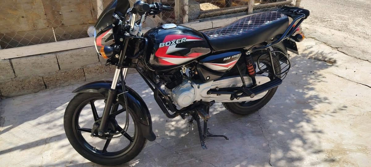 سلام علیکم دراجە بوکسر للبیع مودیل 22 ای عیب مابی کهربائی کولە شغال عل بلاد باقی مکینە کیر کولە بشرت ممفتوح عل بلاد رقم دیالی بسمنە دراجە علە وشک شرکە مکانی دیالی خانقین رقم موبایل ***********
