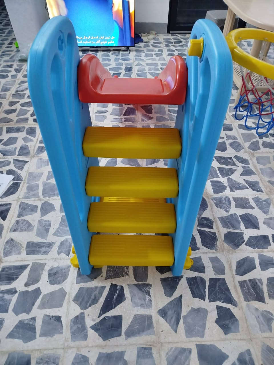السلام عليكم
زحلكونه للبيع اخت الجديده تتحمل اوزان
السعر 100
***********

