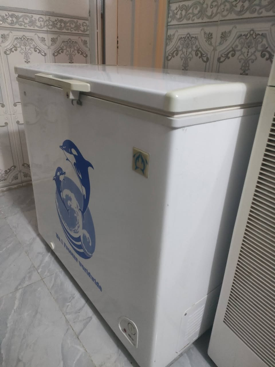 السلام عليكم شلون جبتلكم اغراض كله اخو الجديد بل عافيه على ياخذهن
مجمده ام دولفين عدد2 شرط التجميد وظع الشركه  سعره الوحدة 225

ثلاجه كونكورد لبناني حجم 24 قدم شرط التجميد وظع الشركه سعره 260
مكيف المتين موسم واحد فقط مشتغل 260
طباخ مصري نظام بوري فرش كله شغال وجاهز225
عارظه ببسي حجم كبير225الحمره 
عارظه ببسي حجم وسط الخظره 175
تخم 5 مقاعد موديله كلش حلوومرتب مو سوكي شغله درجة اولى 225
كونفيرا حجم كبير شركة برفاب 75
صوبات عدد 2 سعر الوحده 25
كاونتر قطعتين تزكام وقوي بدوون سنك 135
اتعهد بيهن اي تصليح مابيهن كلهن اغراض بيت
 ملاحظه لا يوجد حجز  العنوان مسيب حي المعلمين الدوب خلف العمارات بيت مو محل *********** بي واتس
يوجد توصيل بكروه

