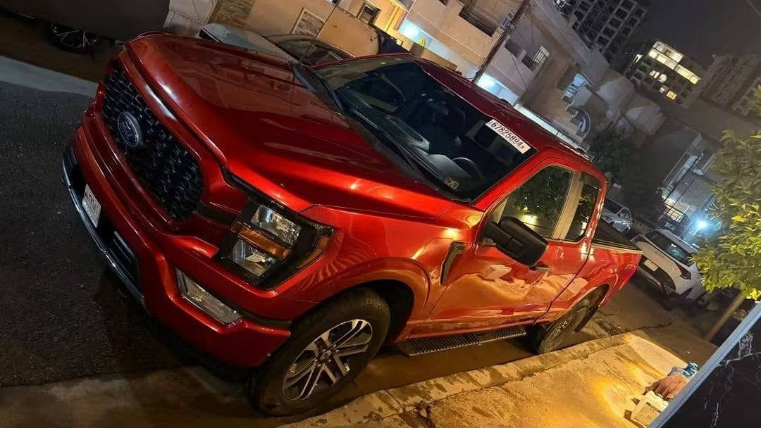 FORD F150 SUPER CAB 2023
السلام عليكم فورد للبيع 
السياره موديل ٢٠٢٣ قطعتين صبغ بنيد وجاملغ 
السياره ماشيه ٤٠٠٠كيلو 
يعني بعدهه بدهن الشركه 
ابسياره باب طويل وباب قصير 
المحرك 8 سلندر 5000
صور الحادث مرفقه ويه الصور 
السعر علق ويجيك السعر او اتصال او خاص 
الهاتف *********** متوفر واتساب ايظاً
العنوان بغداد 
السياره بدون رقم

نص مكتوب في الصور:
- 67825894