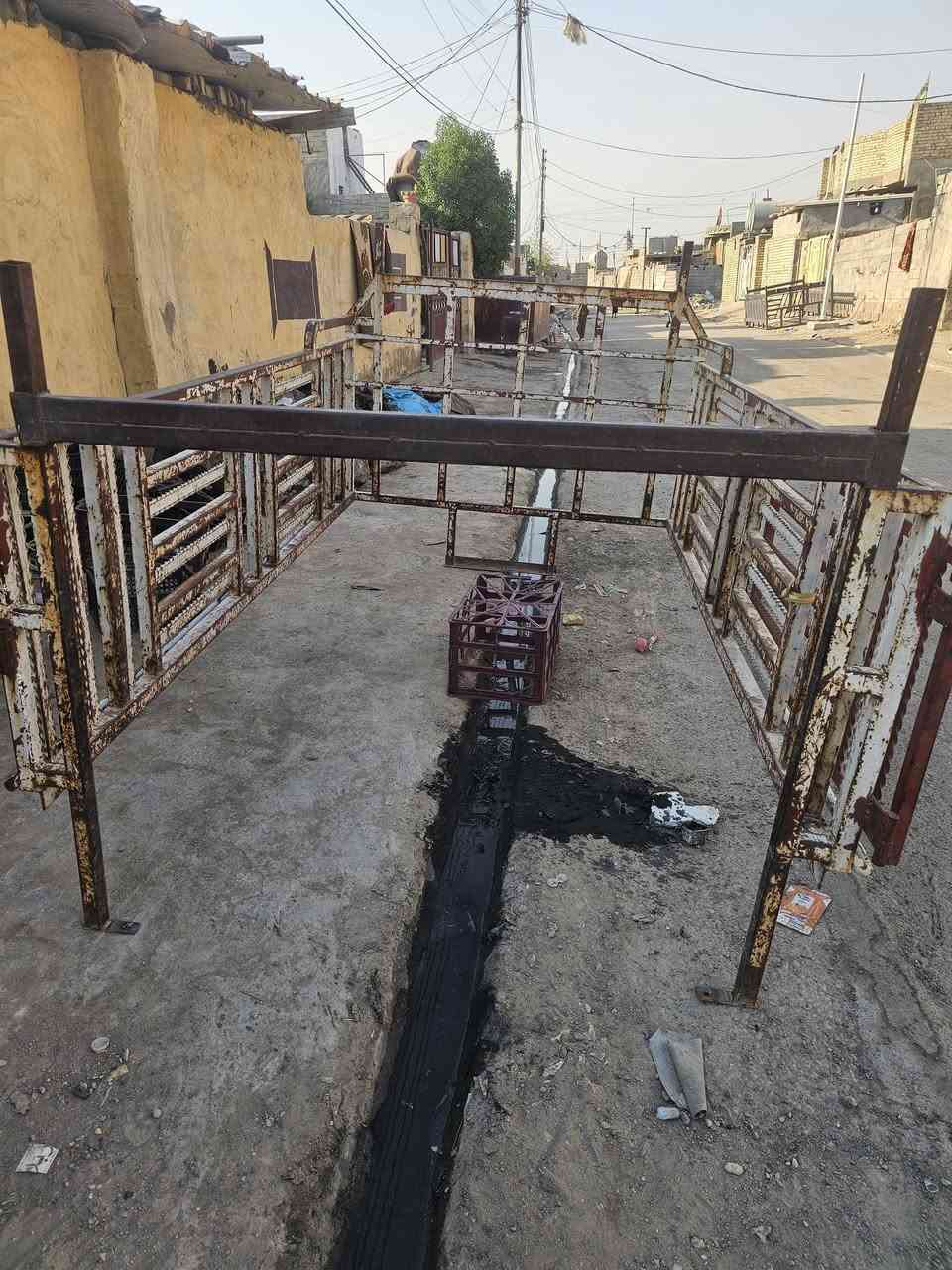 السلام عليكم للبيع محجر السعر 300 العنوان بغداد المعامل  الرقم ***********

