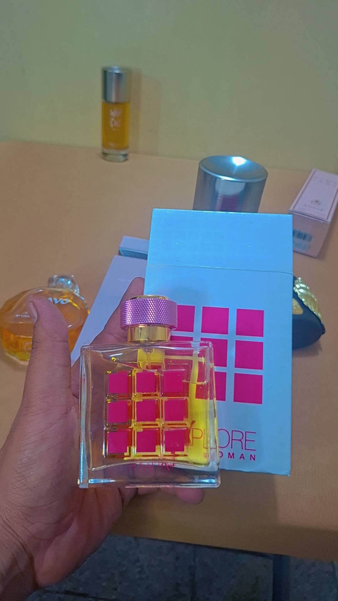 ✨ العطورات العالمية وصلت! ✨
🌹 أرقى وأفخم العطور العالمية
💎 روائح مميزة تناسب جميع الأذواق
🔥 ثبات وفوحان يدوم لساعات
🎁 خيارات رائعة للرجال والنساء

اختَر عطرك المفضل وخلي حضورك يحچي عنك ✨
عطورات عالمية… فخامة تبدأ من أول رشة. ❤️

📍 متوفرة الآن
⏳ الكمية محدودة — سارعوا بالحجز والشراء!
***********
