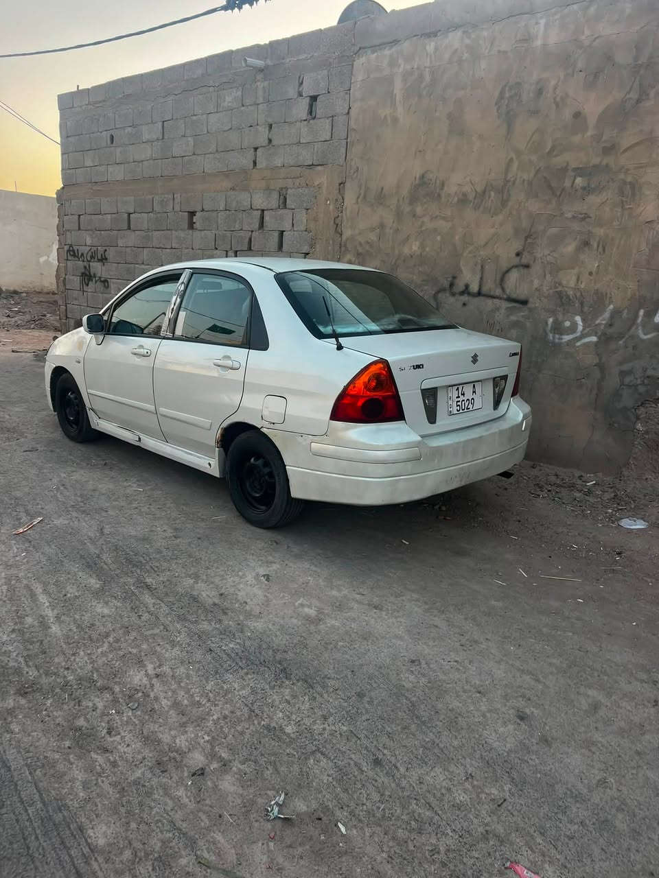 سلام عليكم ساسوكي للبيع موديل 2005 سياره كير محرك كله كفاله تخم تأيرت جديد تبريد عوزه بس غاز حداديه كله جديد رقم جديد بسمي تحويل ثاني يوم مكان السياره البصره *********** سعر 44 وبيه مجال
