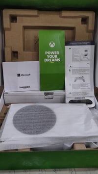 Xbox سيريس اس • نظيف • ملحقات أصلية