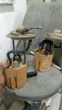 2عبوات تاهويوكن من موديل 2007 2014 ومصطره نوزلات البيع  العبوه سعر100ل...