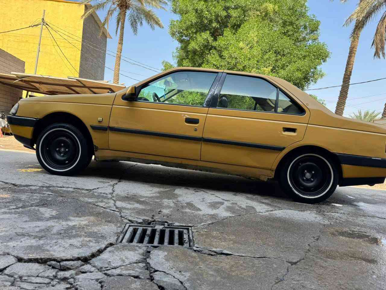 سلام عليكم بيجو 405موديل 2012سياره بسمي رقم بغداد دولي مصفره هيه او غرامات سنويه جديده 2031 حداديه جديده دواخل حلوه تبريد ثلج او بيه جاملغ مبادل اثر خياس بابل بل كفل السعر 33او بيها مجال غير متواجد عل فيس *********** اني مكلف بل نشر
