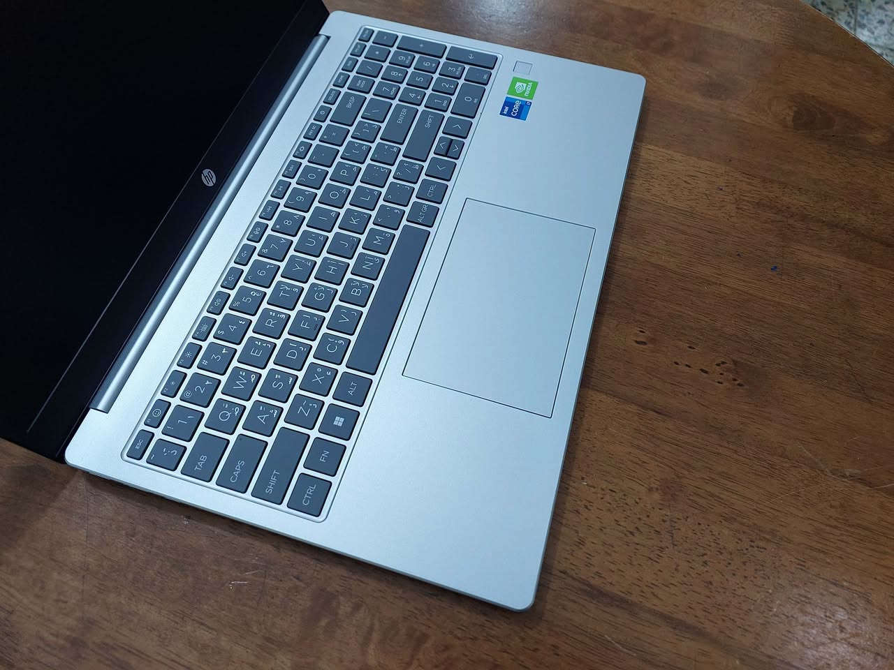 السلام عليكم ..كور  اي  7 جيل 13  ماركة hp  بلون مميز جدا ... ...شاشة حجم 15.6 دقة FULL HD نوع IPS مضادة للانعكاس ......هارد نوع  SSD NVME (اسرع انواع الهاردات ) بحجم 512 كيكا .....كرت شاشة خارجي قوي  منفصل من نيفيدا ....... رام  حجم 8 كيكا. ... كيبورد ضوئي ثلجي وبصمة اصبع ...اللابتوب سوبر سلم وشكلة روعة وشحنة ممتاز ... ملائم للبرامج الهندسية  والدراسة والاعمال وغيرها  ...مكانه بغداد سعرة 400$   للاستفسار الاتصال  ***********(واتس)
