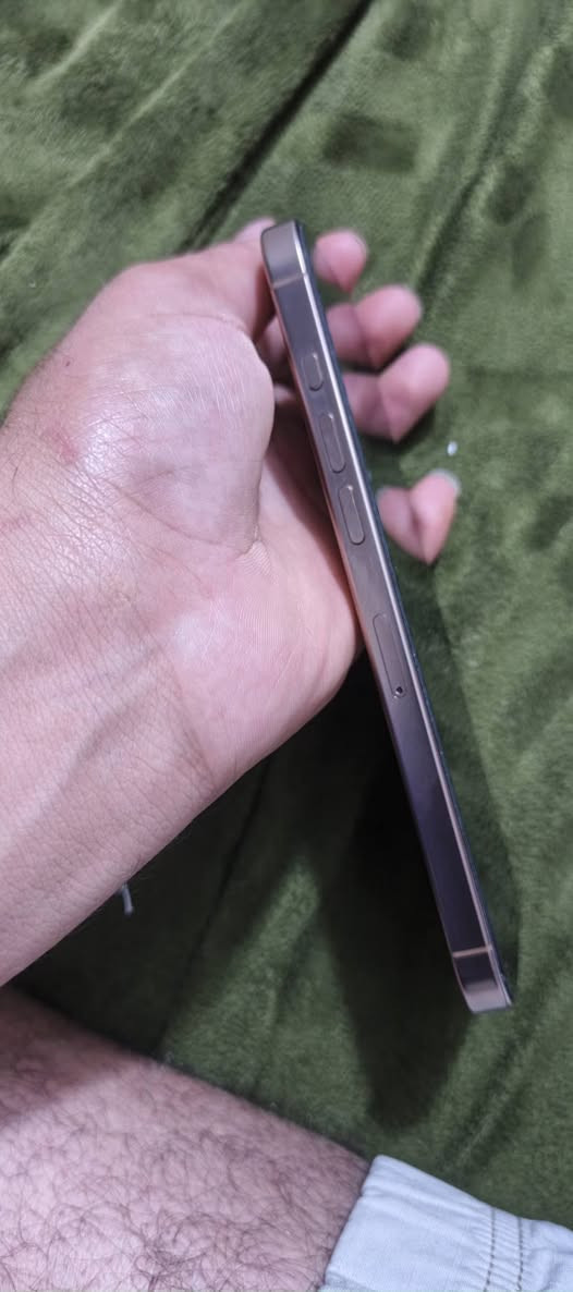 السعر ١٣٠٠وبيه مجال بسيط

ايفون ١٦برو ماكس جديد معنه الكلمه شخط مابيه وحته ستعمال مجاي استخدمه بطاريه ٩٢ وكرتونته موجوده ***********

بغداد حي الجهاد
