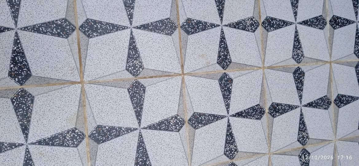 سيراميك أرضي • ٤٠سم • ٨م