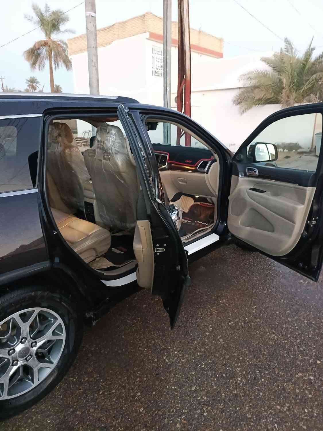 جراند شيروكي • ٢٠١٧ • صبغ حزام