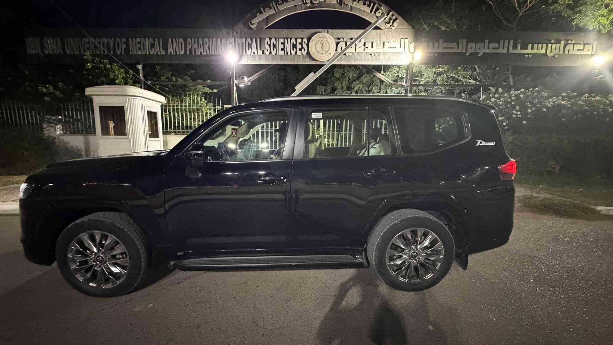 السلام عليكم 
لاندكروزر2022 GX.R بريم
ماشيه 65الف كيلومتر 
كلين مغلفة ppf عدا داير الجاملغ الخلفي الايسر بارد 
السونار بالصور 
رقم بغداد بأسمي تحويل ثاني يوم
مكان السياره بغداد حي القادسية
***********
