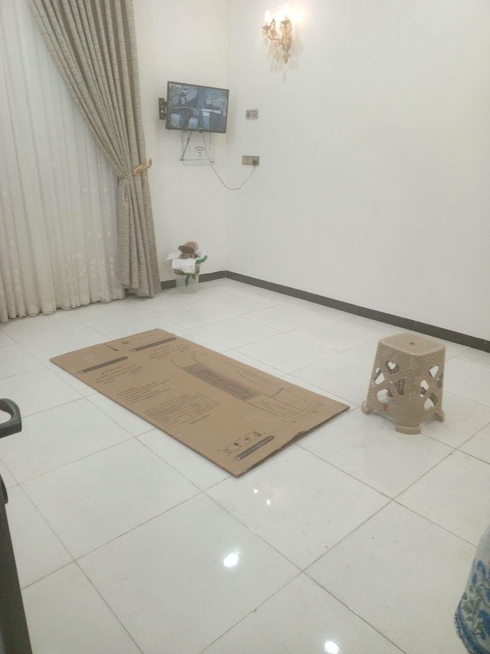سلام عليكم بيت 100متر سند 25 طابقين
طابق اول/استقبال +صاله+مطبخ +غرفه نوم +صحيات داخليه +صحيات خارجيه +منور
طابق الثاني /صاله ازغيره +غرفتين+صحيات +سطح ناصي
بيت حلو مرتب ويصلح حسينيه او سكن
خدمات /ماء +كهرباء+مجاري +مدارس +تبليط باب البيت
موقع البيت. طويريح خلف شارع المولده. حي الحوراء
السعر 120 مع المجال
متوفر لدى  مكتب سما الفردوس للعقارات 
موقع المكتب طريق كربلاء طويريج عمود 334قرب المعهد التقني
تفاصيل اكثر اتصل
*********** وسام ال كميش 
*********** مختار الاسدي الاسدي

