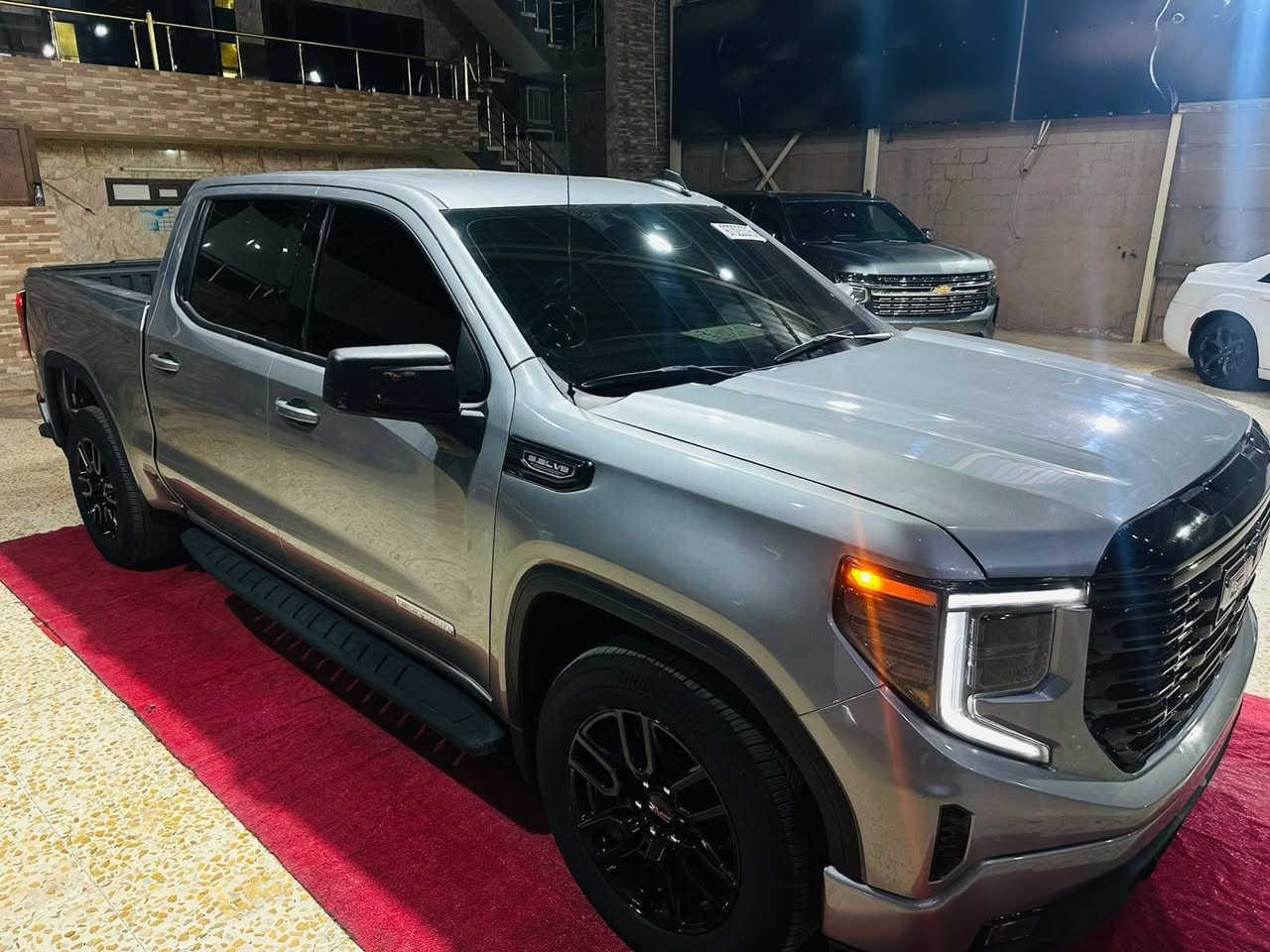 🟢 GMC SIERRA  2025 ELEVATION🟢 

عداد المسافة 17000 mile

حجم المحرك V8 (5.3L)

🔴(السعر/38000 $) 

🔴المواصفات :

بصمة تشغيل
بصمة أبواب  
باب طويل بودي قصير
تشغيل عن بعد (Remote Start)
كشنات امامية تدفئة   
رادار امامي (تحديد مسار)
شاحن موبايل Wireless Charger
شاشة كبيرة لمس
تبريد مركزي
تحكم وضعيات القيادة (Drive Modes)
مانع انزلاق+ABS
هاند بريك بصمة
مثبت سرعة (Adaptive Cruise Control)
وبقية المواصفات المعروفة

🔴(العنوان/ كركوك شارع المعارض)

🔴للاتصال/

***********
***********

