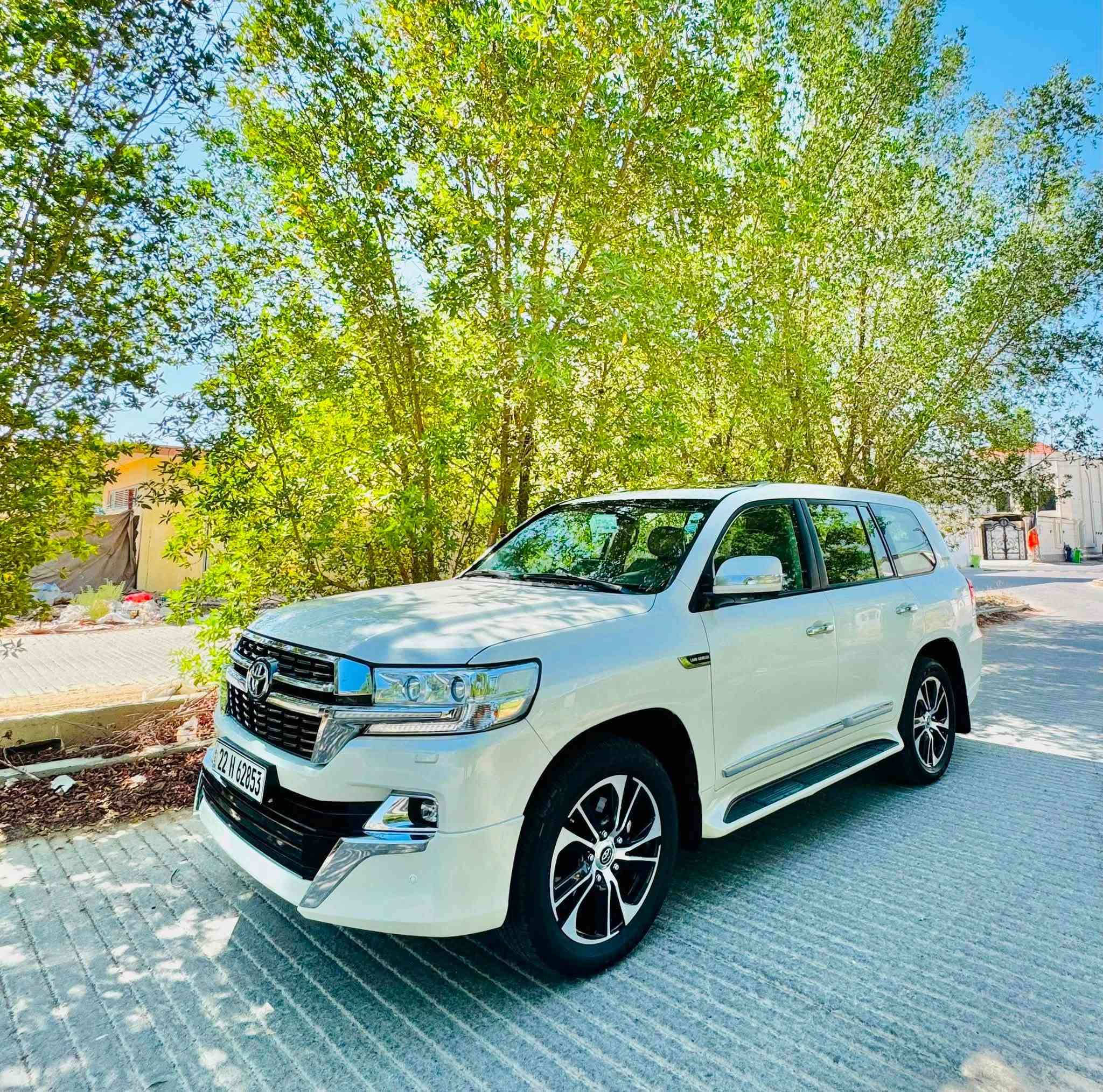 أسعد الله أيامكم بكل خير للبيع.
🛑TOYOTA - LAND GRUISER-GXR V6 - 2021 🇯🇵

السياره جاهزه من كلشي وكفاله عامه من البارد والصبغ ولتبديل ولفتح والرصعات ولخدوش حتى الدعاميات كفاله.

-ماشيه 86 الف كم حقيقي شرط الفحص

المواصفات:
📌ايرباكات عدد 8
📌كامرات محيطيه 360درجه
📌كشنات جلد اصل
📌كشنين فول كهرباء للسائق والراكب
📌شاشات خلفيه
📌شاشه وسطيه اصليه كار بلي و اندرويد اوتو
📌ثلاجه وسطيه
📌مري شفط وقلابه عند الرجوع للخلف
📌مرايات عاكسه للضوء
📌تشغيل عن بعد
📌ترحيب بيبان مع المرايات و الضوء الداخلي
📌حساسات اماميه و خلفيه
📌مكينه 6 سلندر 4000 تنفس طبيعي
📌دبل ماوس وكل انظمة القياده حسب نوع الطريق
📌لايتات ولكشافات زنون اصل + LED نهاري اوتو  
📌طفايه حريق داخليه
📌زراك لايت
📌فتحة سقف
📌عتب ابواب ليزريه
📌3 قطع تبريد
📌مقاعد 7 راكب
و الخ... من مواصفات الاندكروز المعروفه. 

-السياره بحاله الوكاله كلشي بيها جديد و جاهز مكينه وكير ما مفتوحات وعلى وضع الشركه حداديه امامي خلفي جديد و بعدهن بالخط الازرق ما بيهه اي نقص تراي زيرو جواهه تخم تاير جديد باتري جديد حتى ماي الراديتر بعده على وضع الشركه 

-رقم اربيل الدولي تريد وكاله تريد تحويل موجود

-السعر (518$) و بيها مجال للشراي

للتواصل/ *********** - ***********
*مكان السياره النجف الاشرف
