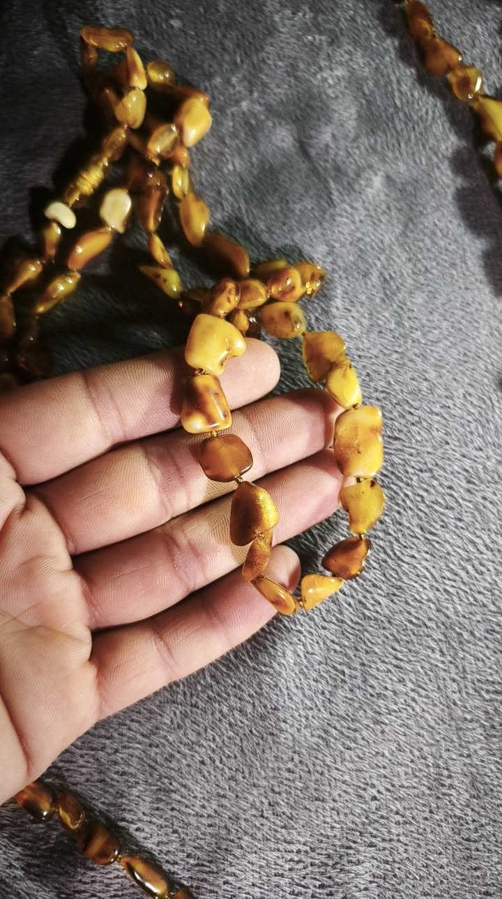 عقد وسوار كهرب طبيعي
القطعه عقد مع سوار 18 الف مع التوصيل
