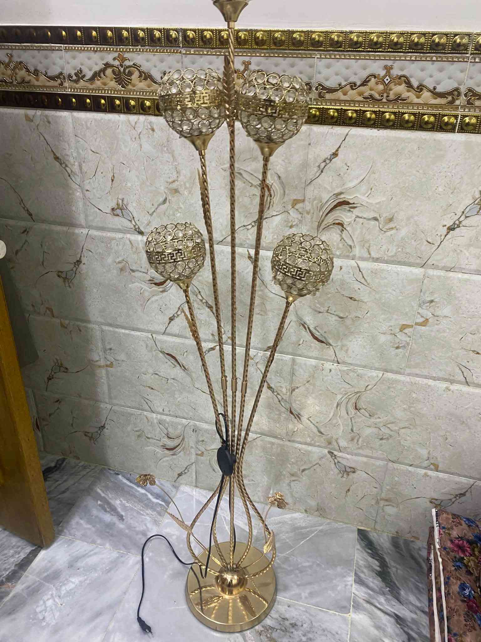 السلام عليكم عندي تخم 5 مقاعد اخو جديد مع تيبلام وبردات وطبلات عدد ٢ السعر ٩٥٠ ￼ به مجال *********** بغداد/ العبيدي
