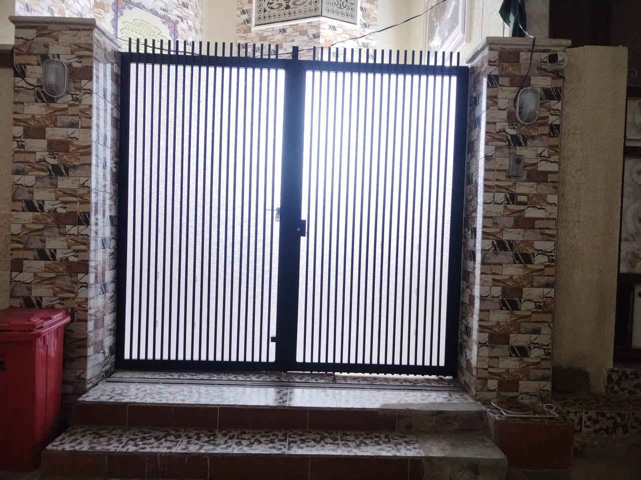سلام عليكم حداده عامه انسب الاسعار وافضل جوده (***********) سقائف ابواب محجرات كافة اعمال الحداده التواصل واتساب او اتصال
