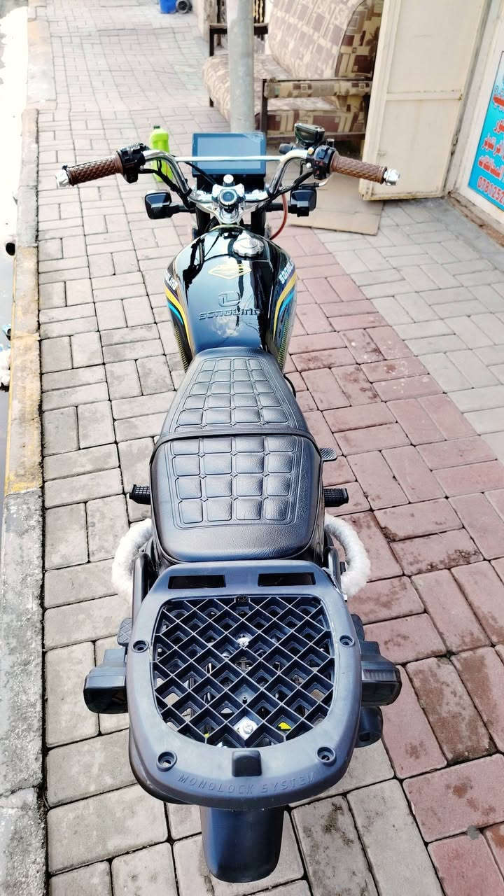 بسم الله مكلف بنشر
دراجه سونك
محرك 200cc
جواكيج وليس ضاغطه وزنجبل
موديل 2026
ماشيه 3000بعدها زيرو
نضافه فولل محرك مكفول
كشر مكفول دراجه مكفوله كفاله عامه
شاشه شغاله اشاير دبل اشاره مكفوله
بصمات ثنين سويجات ثنين 
سعر 1000مليون وبيها مجال كلش بسيط
*********** واتساب وخط
