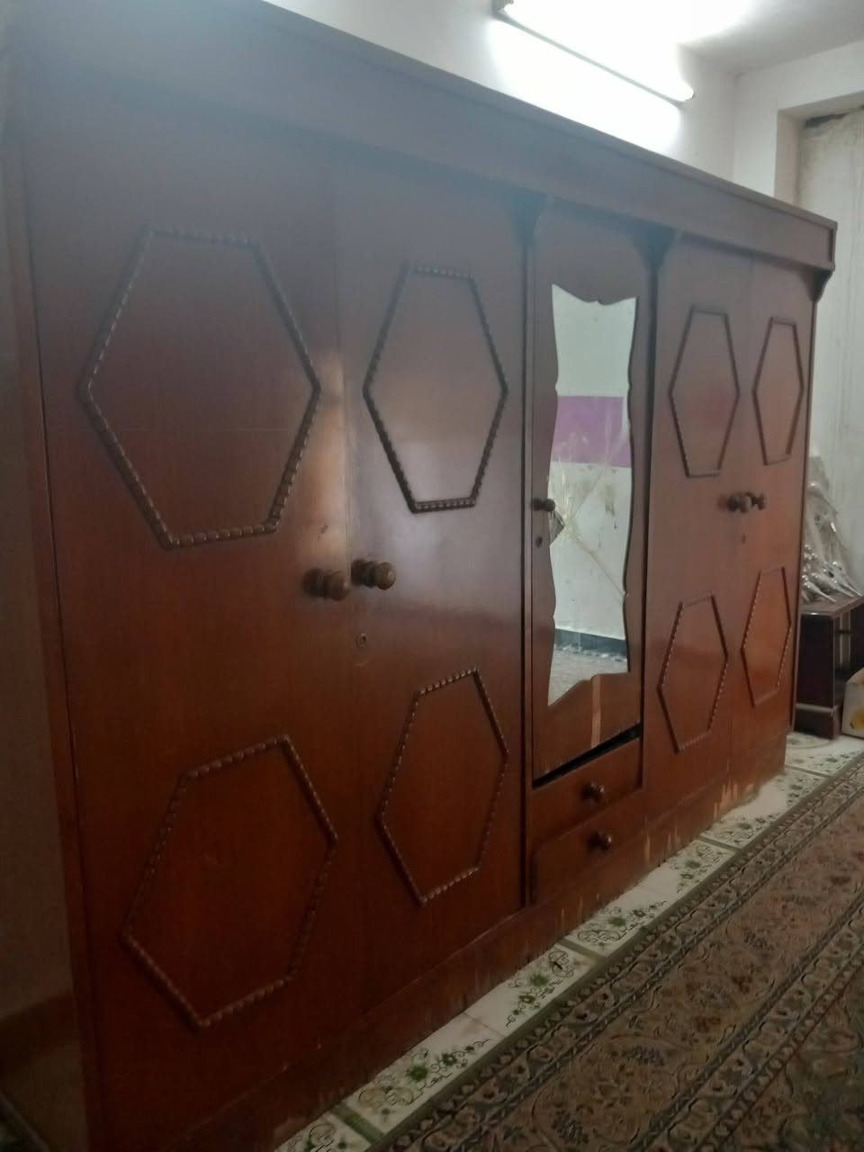 غراض منزليه للبيع
نضيفه جدا 
للإستفسار ***********
بيهن مجال للشراي
