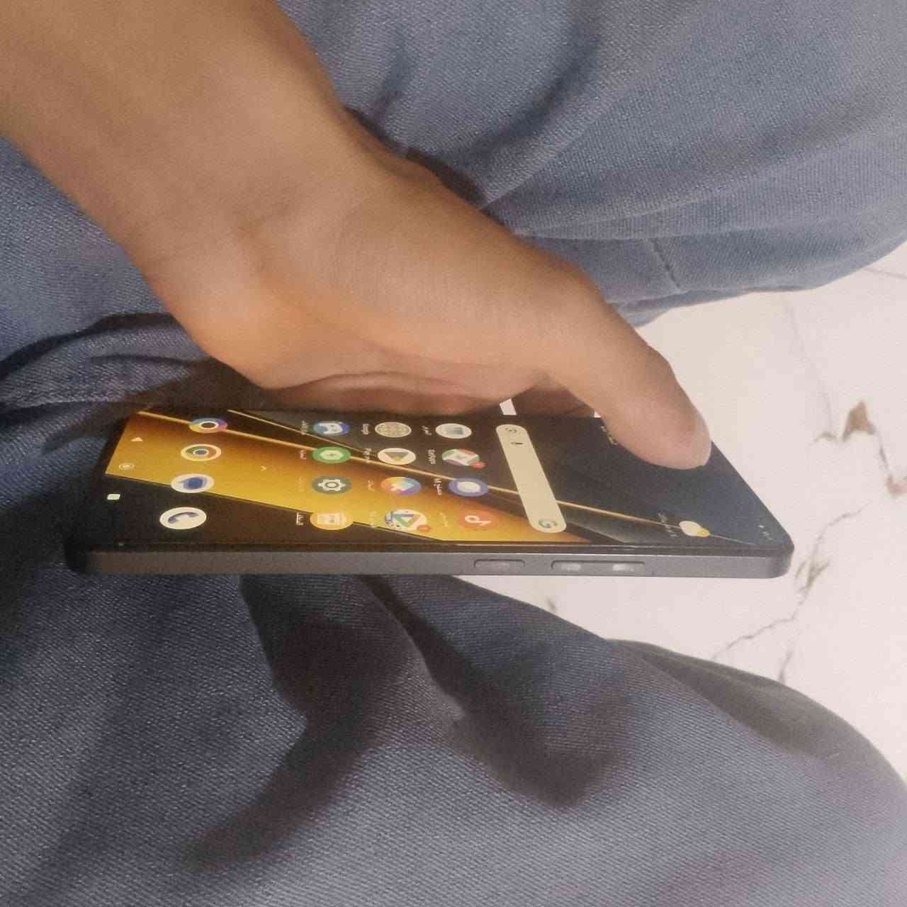 م بوكو x6برو 5G للبيع ذاكره 512 الجهاز نضيف حيل و لا داخل صيانه ولا بيه عطل يشغل 120 فريم ببجي كامره حلوه مكاني البصره الحيانيه السعر 350 بيه مجال للتواصل واتساب ***********
