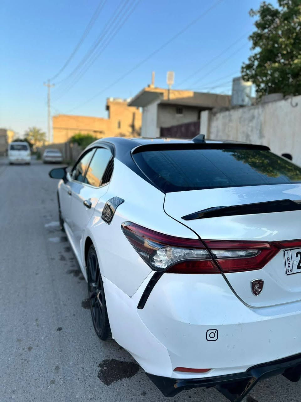 السلام عليكم
نوع السيارة : تويوتا كامري 2021

مواصفات: XSE فول مواصفات 1/1 بانوراما سقف اسود

مكينة: اربعة سلندر حجم 2.5L  

ماشي 180 الف كيلو 

ضرر: موجود بل منشور قطعتين صبغ

رقم سيارة: مرقم اربيل دولي سنوية جديد  

سعر : 205$ فقط وبيها مجال للشراي 

سيارة حلوة ونظيفة مال بيت جاهز بدون اي نواقص 

عنوان: صلاح الدين بيجي 

للاستفسار  ***********
