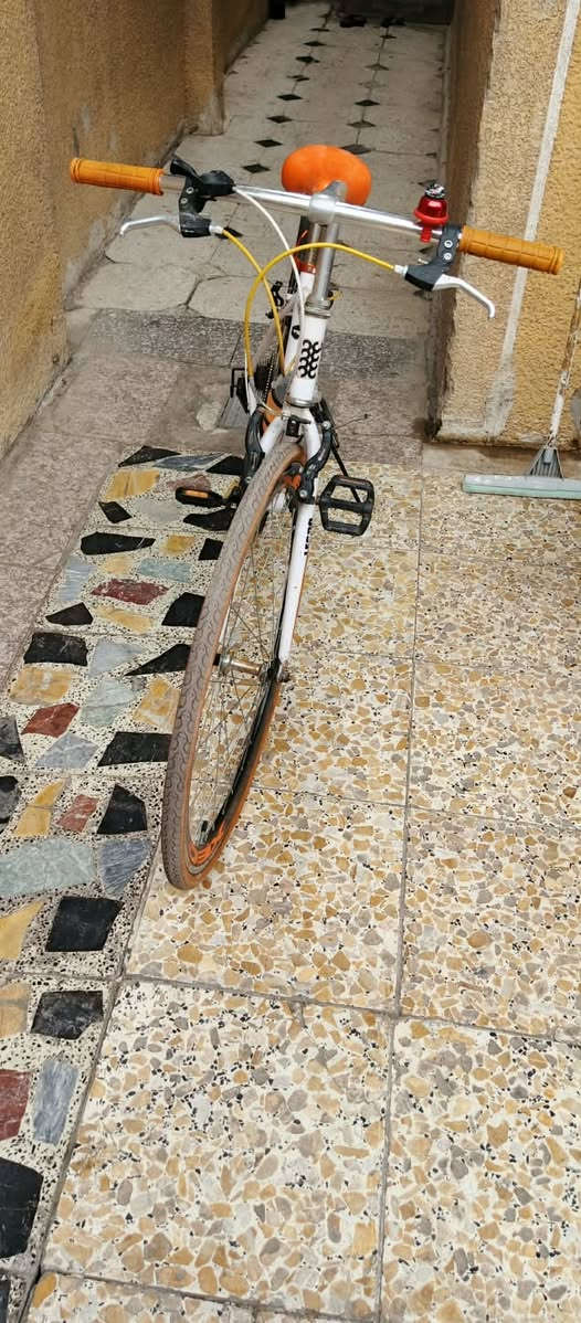 السلام عليكم بايسكل C700 حجم 27 للبيع السعر 100 الف العنوان بغداد الشعب ***********
