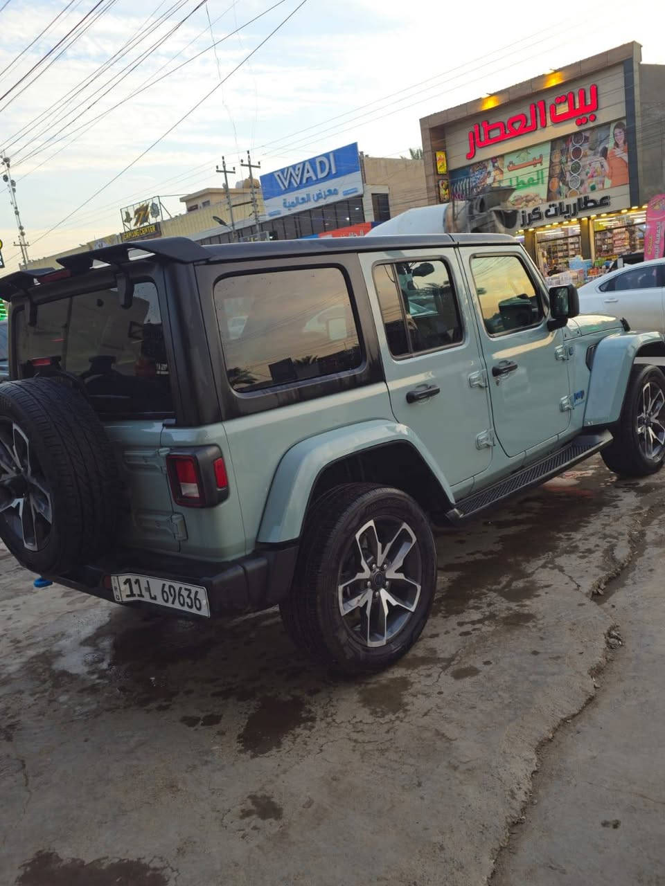 جيب رانجلر (Jeep Wrangler) للبيع في بغداد 🚗💨
السلام عليكم.مكلف بالنشر
​المواصفات والتفاصيل:
​نوع السيارة: جيب رانجلر (Jeep Wrangler).
​اللون: رمادي إسمنتي مميز (Cement Grey / Sting Grey).
​الحالة: ممتازة جداً ونظيفة، مظهر رياضي وجذاب.
​المكان: بغداد.
​
​💰 السعر المطلوب:
3 دفاتر و 25 ورقة - قابل للتفاوض البسيط للجادين.
​📞 للتواصل والاستفسار:
​رقم الهاتف / واتساب: [***********]

نص مكتوب في الصور:
- مرر للأعلى لاستعراض الفلاتر إضافة شرح... ابو رزاق