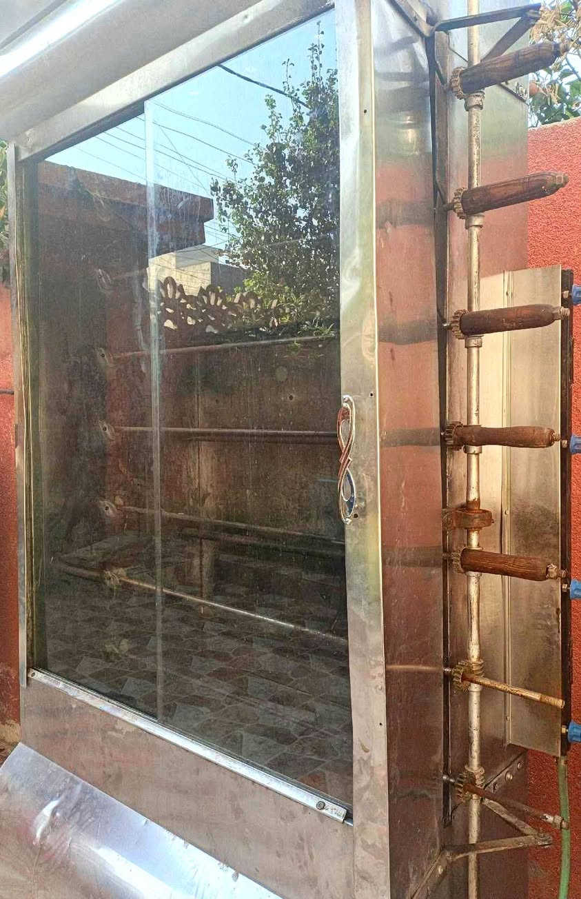السلام عليكم
غراض مطعم للبيع 
شواية دجاج  سبع اشياش550
شواية بركر وفنكر فصال ثقيل 350
براميل نقع دجاج عدد4 اثنين كبار وثنين صغار60
براد ارجيلك125
ثلاجة عشتار ماطور بلادي 125
قاعدة سيلفون تغليف خشب ثقيل 25
سنك حوضين وجناحين اسباني ثقيل مع قاعدة 75
للاستفسار اكثر 
الاتصال على الرقم 
***********
