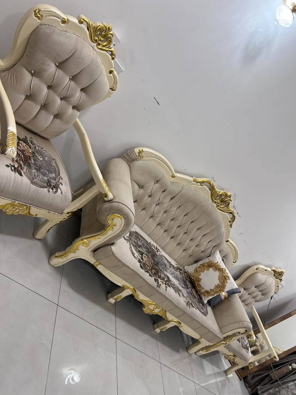 السلام عليكم
للبيع تخم زان ملكي ١٠مقاعد اخذته قبل ٦ أشهر بمليونين و٧٠٠ واريد ابيعه حاليآ بمليون و٥٠٠ الف
نظيف جدآ كما موضح
مكاني بغداد السيدية
