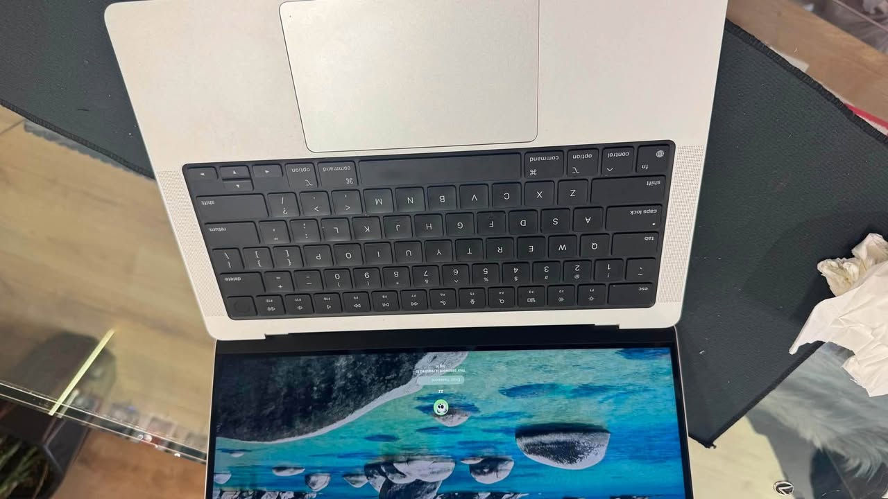 Macbook Pro M3 14-inch
M3, Ram 8 GB

Storage 512 GB

Battery %94

Cycle Count 66

Excellent condition

Price:1,550,000

***********

