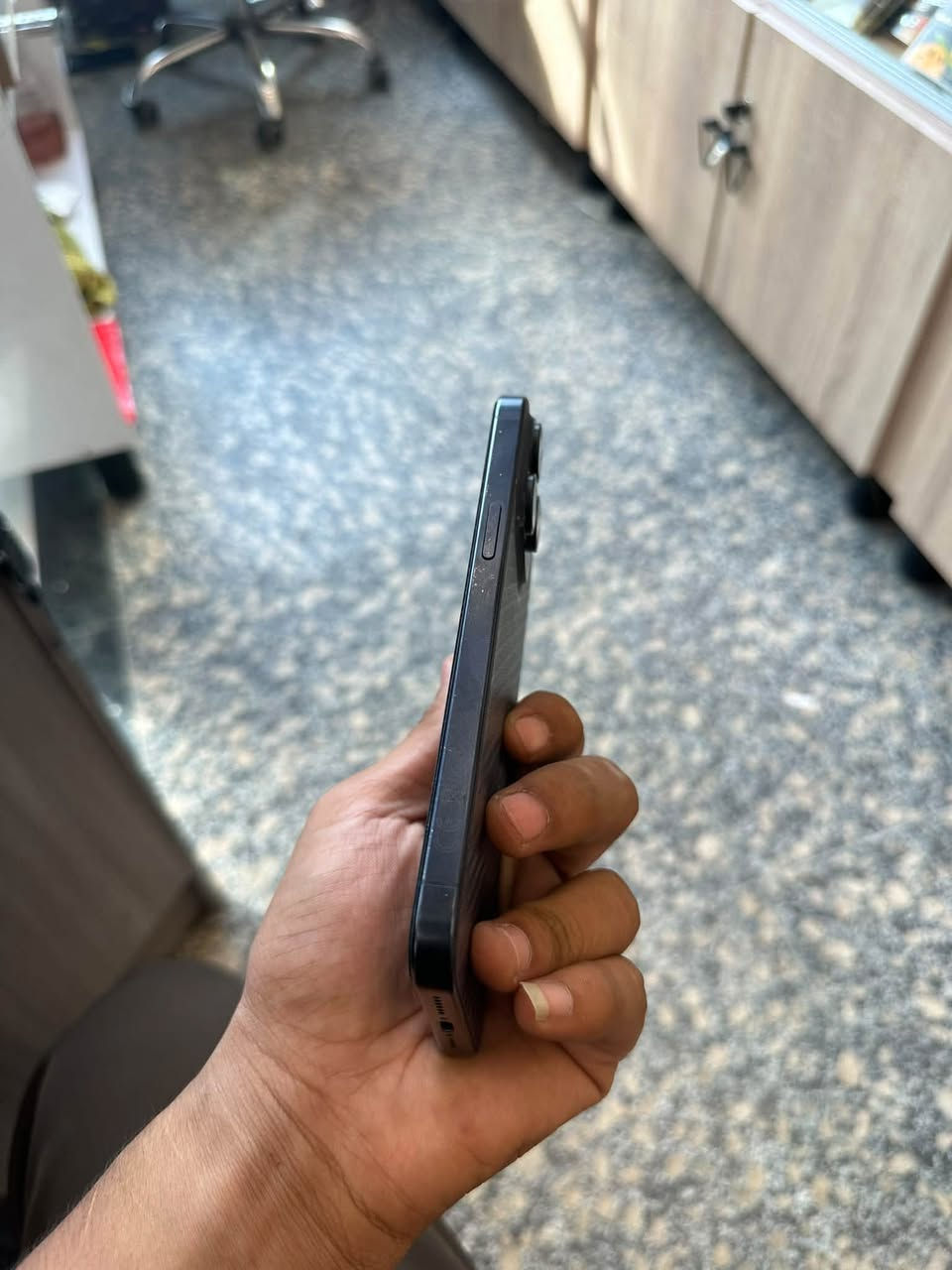 آيفون ١٥ برو ماكس • ٥١٢ • بطارية ٨٧٪