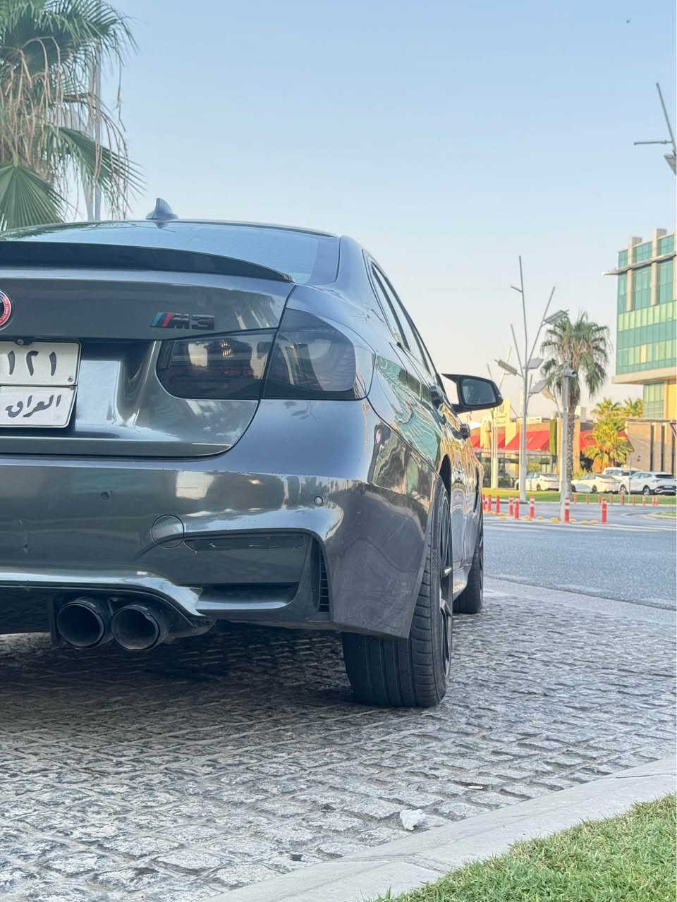 سلام علیکم
BMW 330XI
عام سبغ 
لێدران پێشی لای سایەقی هەیەتی
فول مواسفات
شریکە عروش 
فول دەسکاری و جوانکاری کراوە سیارەکە
گێڕ مەکیمە تەبرید تەقە ڕەقە بەشەرت
٢٤ گەڵا غرامەی لەسەرە
سعر ١٣٠ دوای مەعمەلە ٢٤ گەڵای غرامە بگێڕەوە

***********

سلام عليكم
BMW330xi
صبغ عام
فول موصفات
شريكة عروش
السيارة كلها ابشرط كير محرك تبريد كلها ابشرط
عليها غرامة٢٤ ورقة 
السعر ١٣٠ و بعد معاملة ارجعلك فلرس الغرامة

*********** أربيل, العراق
