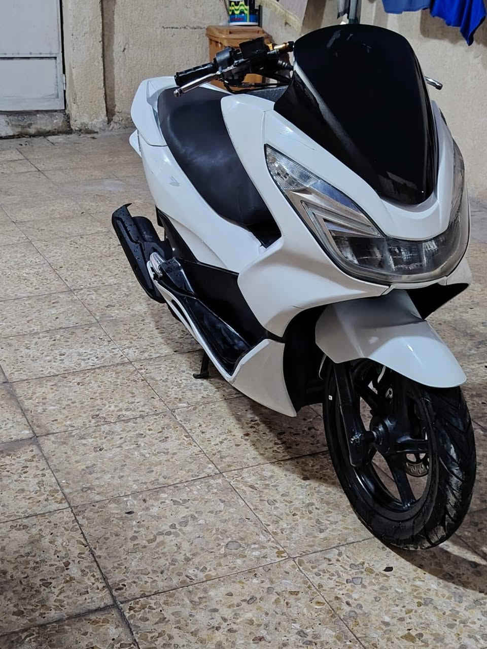 السلام عليكم دراجه بي سي اكس الجيل الثاني جي اف للبيع جيب فيتر وتعال المكينه مكفوله كهربائيات كلهه شغاله بيهه طغات قليله الدراجه نضيفه كلش السعر 11ونص وبيهه مجال المكان شهداء العبيدي الثانيه الإتصال ***********
