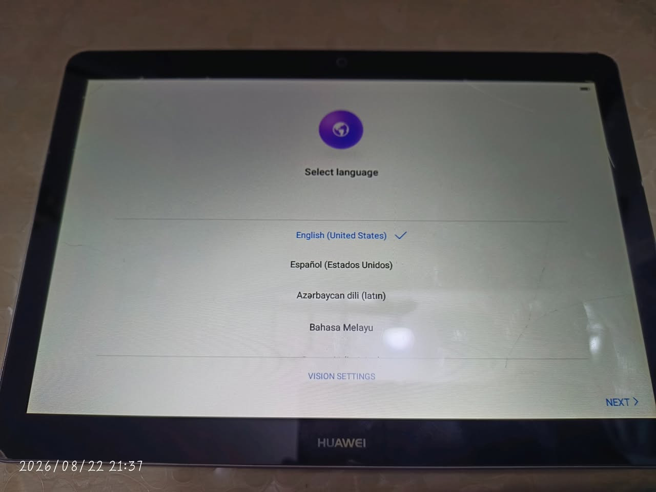 السلام عليكم 
تابلت هواواي ميتاباد 3
ذاكرة 32 رام 3
مشكلتة فرمتة وناسي الايميل فا نقفل
تگدر تودي لأي صيانة ويفتحة با 10 الاف أو أقل  
ماعندي توصيل مكاني بغداد الكاظمية 
السعر 75 الف
واتساب : ***********
