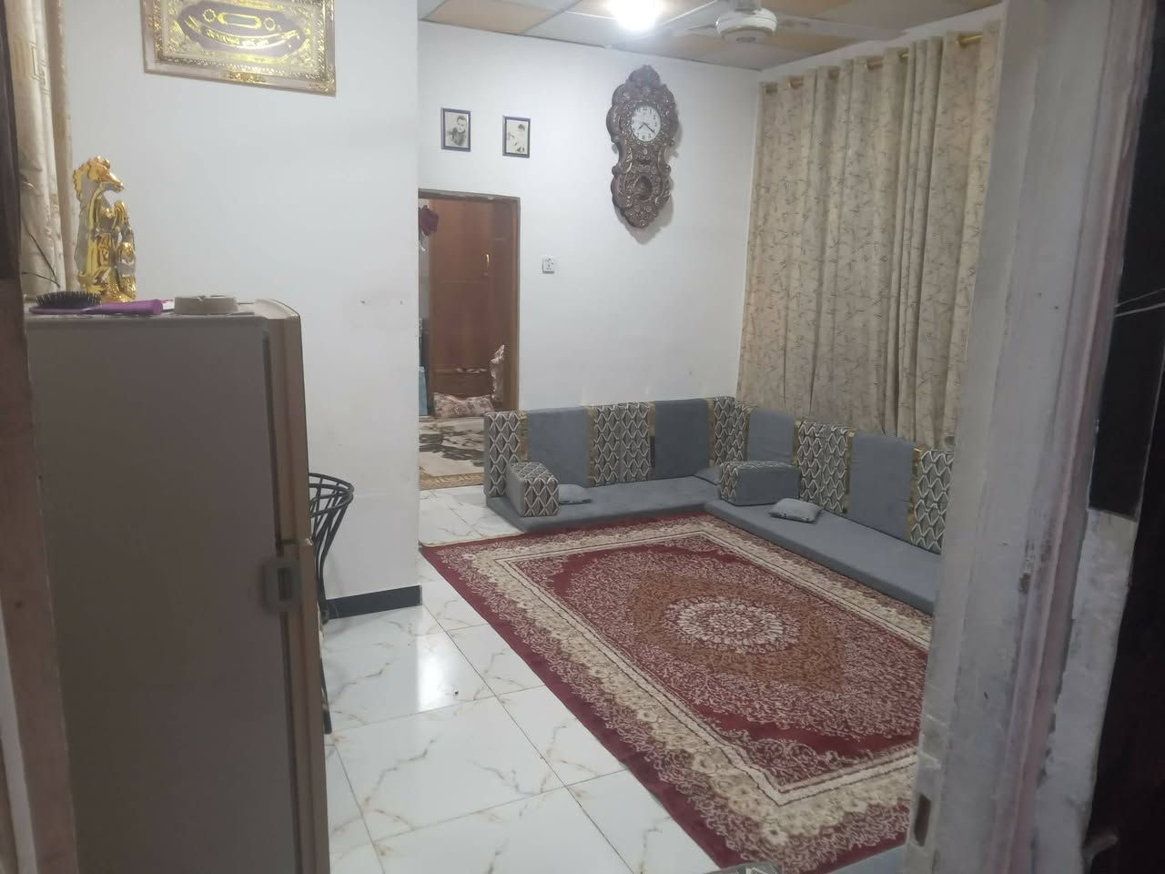 ١١٠ متر طابق واحد صاله وغرفه مطبخ وستقبال  بيت ركن بي كيسبان عماريه لارضيه بورسلين حمام سراميك  بناي بلوك اساس حجر سقف اعكاده عنوان كوفه سهله شارع معمل الدبس  ***********

