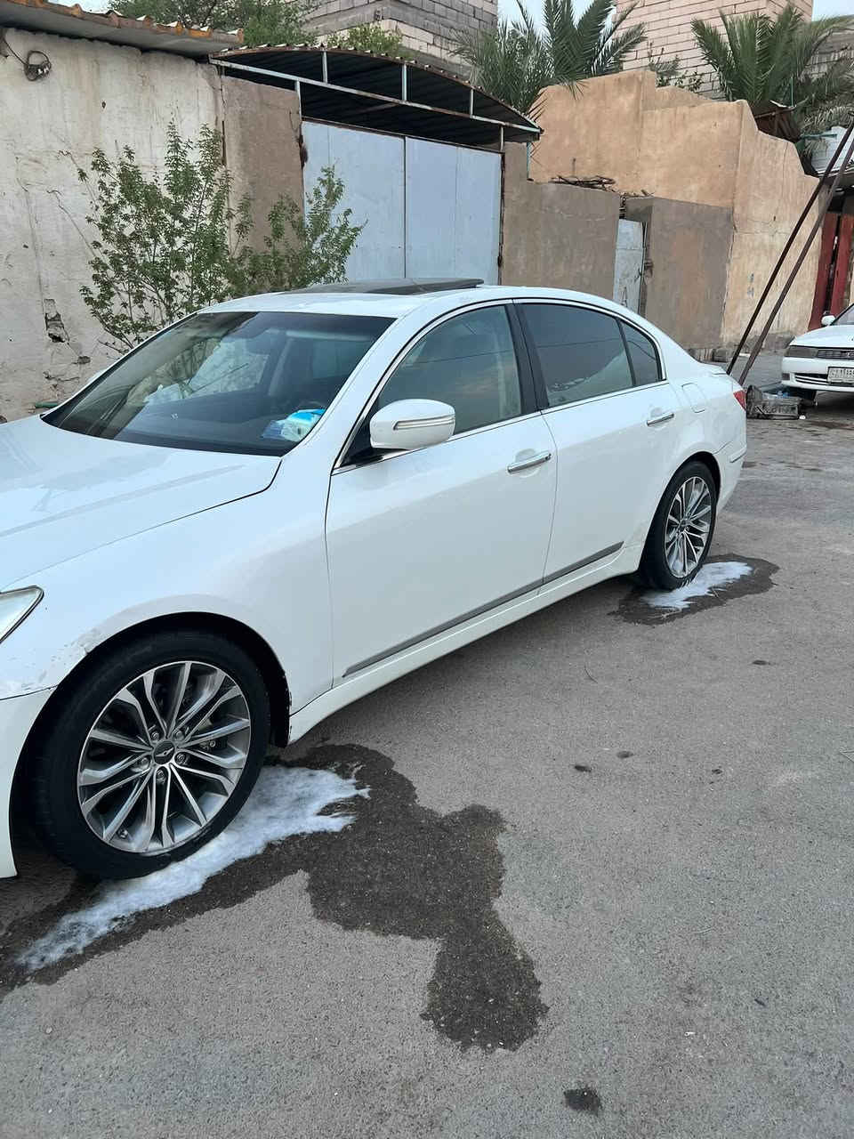 من رخصت الادمن 
سلام عليكم
جنسزز 2011
رويال G80
فول مواصفات 1/1 
مكينه 8سلندر 
عنوان بصره 
السعر 105
للستفسار عنوان البصره 
***********
