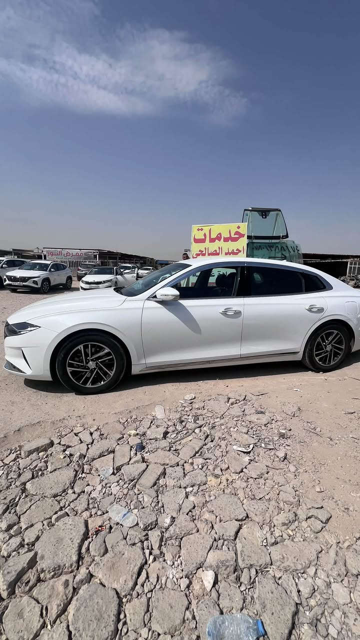 السلام عليكم 
للبيع هونداي ازيرا كراندي 
كوري اصل غاز 
موديل ٢٠٢٣ رقم بغداد
كفاله عامه عدا رشه صغيرة حافة الجنطة ماشيه ٦٢ 
بسمي سنويه لل٢٠٣٠
مكينه ٦ سلندر
كشنات جلدتدفئه تبريد 
وباقي المواصفات معروفه الابل كار بلي لاسلكي 
حساسات. كامره . مري شفط 
مكان السياره الديوانيه ، 
السياره جديده دينار متصرف عليهه تايرات حداديه تبريد كله بشرط
عارضهه ب٢٠٥$ وبيهه مجال بسيط
رقم تلفون ☎️ ***********
