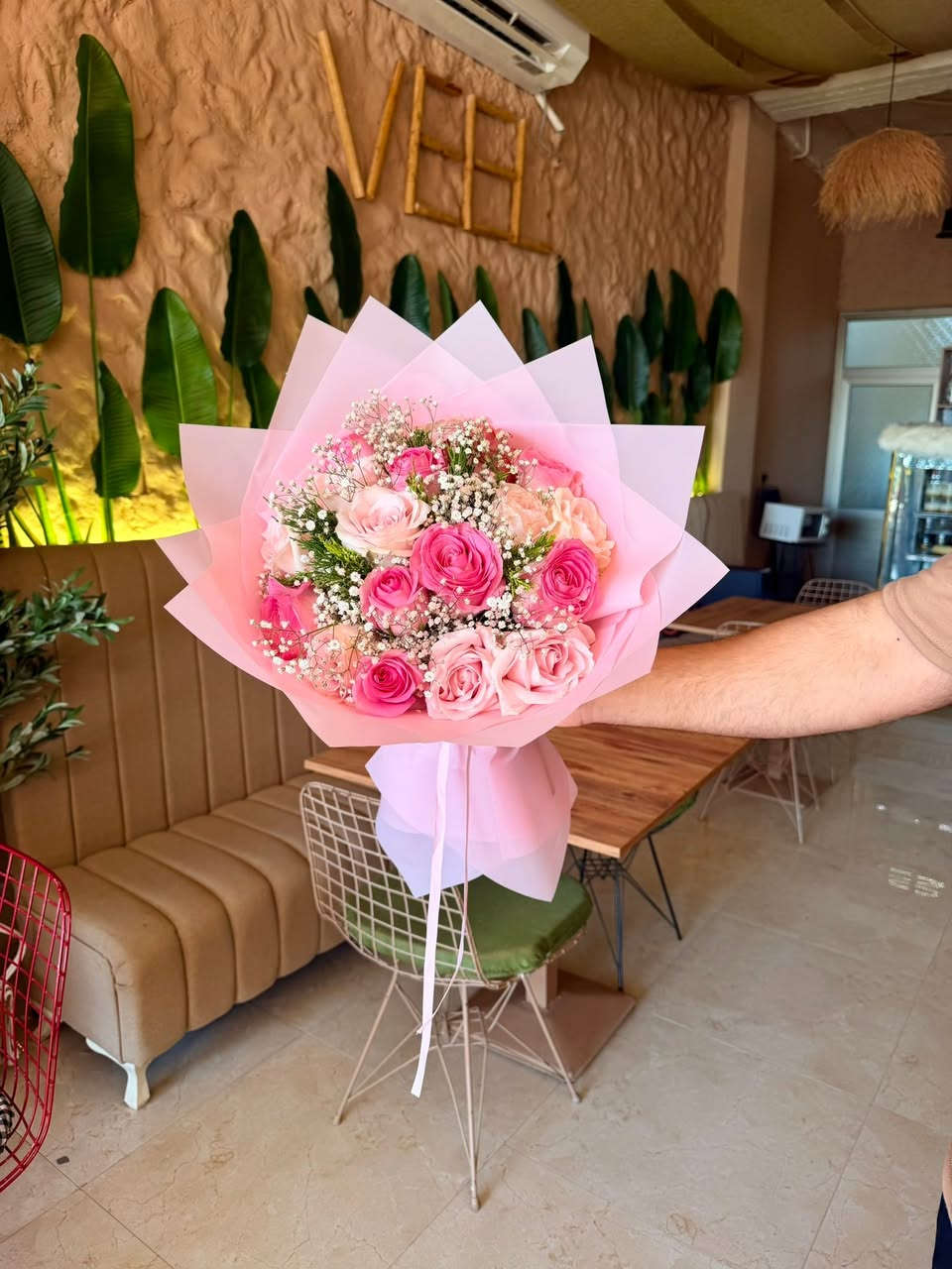 بـوكـيـه خـطـوبـه 💍🤍🌸 

خطوبتكم الورد من يمنه و الكوشه و التوزيعات يم Zeba For Events Planning زيبا للمناسات و التصاميم 

السعر : اكتب تعليق يجيك للخاص 🏷️💵

هاي پنك للورود الطبيعيه و الهدايا 
Hi Pink Flowers 🥇♥️ #محبوب_الشعب

يرجى حجز مسبق لضمان جوده اكبر في التنسيق 🙏⚜️🥇
  

طريقه الدفع ( كاش ، ماستر كارد ، رصيد ) 
توصيل الي جميع المناطق في خانقين 
و خارج خانقين الى ( جلولاء ، سعديه ، كلار ، سليمانيه ، بغداد و اربيل ) ♥️

الموقع : خانقين شارع الكورنيش قرب مجمع الشكرجي - و مجمع الصالحي و مطعم اوكسجين ( eat & go ) 🌟
رقم التواصل ***********
