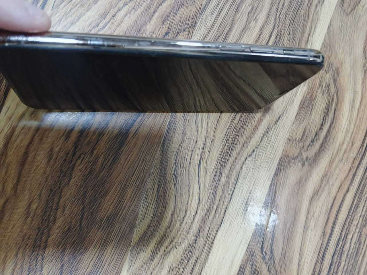 بيع فقط إيفون ١١برو لبيع سعر ٢٦٠بي مجال بسيط ١١برو جهاز تحفه نظافه٩٩\١٠٠ مبدل فقط بطاريه فقط باقي كلو بلادي سيم صوت كامرات فيس أيدي شغال شرط ما بين شخط مابي ذكره ٦٤ فول فول نظافه وتساب ***********
