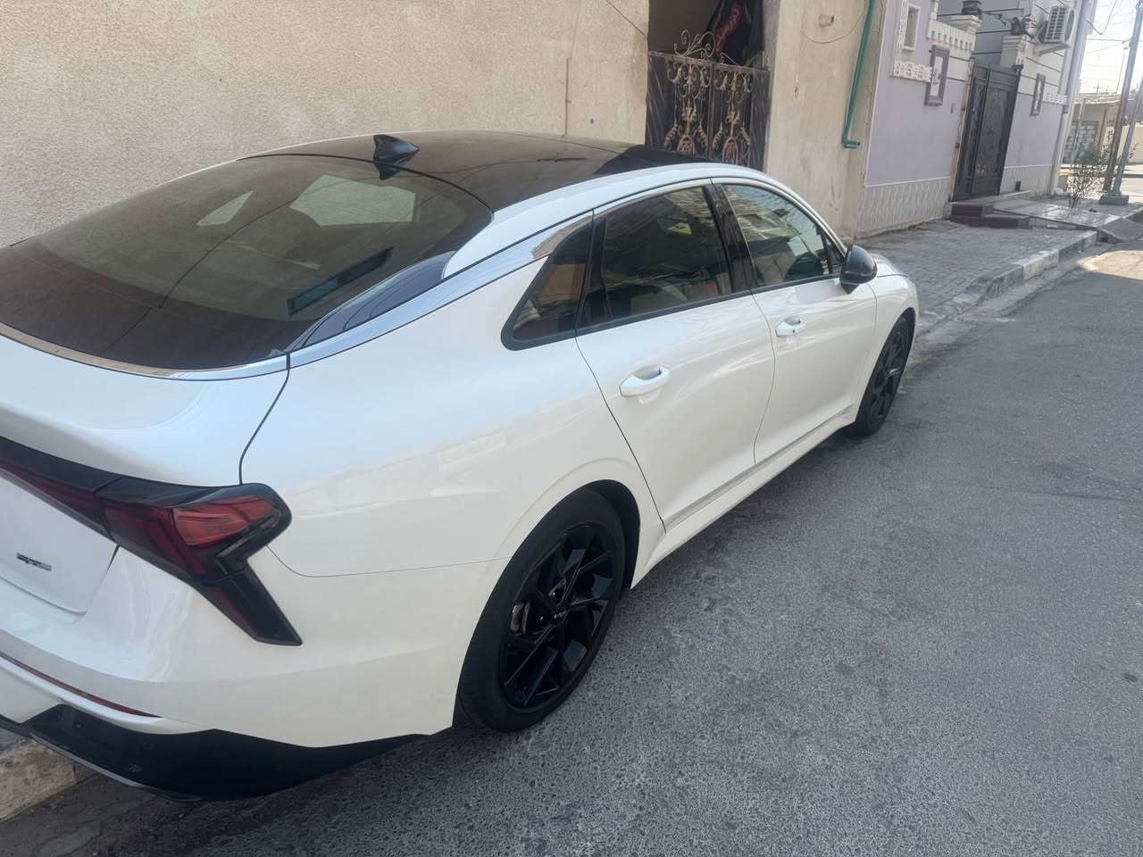 K5 GTline  2026موديل  
دخول جديد ما صرلها اقل الشهر ماشيه 7200 miles 
داخله شهداء بصره يعني رقمها مجاني 
بيها قطعه وحده فقط بنيد وشادلها نفس اللون اسوي بيها وكاله عامه لمدة سنتين وبعدها تتحول. 
السعر 205 $ وبيها مجال 
المكان بصره 
*********** البصرة, العراق
