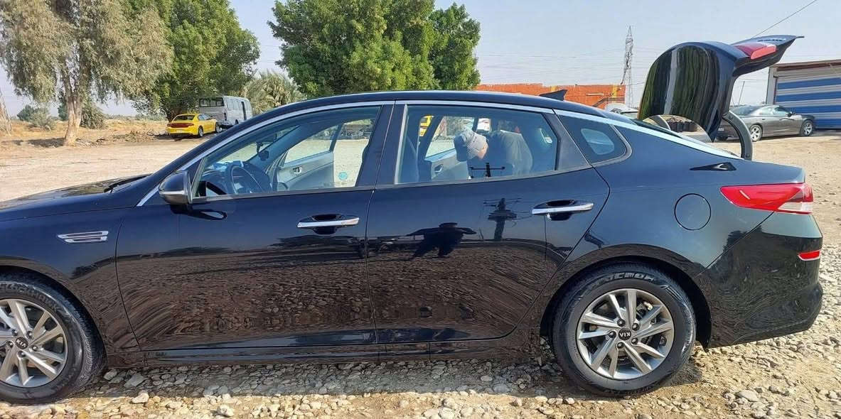 للبيع سيارة كيا أوبتيما موديل 2019
السعر: 
الرقم : بغداد
اللون: أسود
مواصفات : FE أمريكي
الحالة : نظيفة جدًا
ماشية : ١٠٤ الف ميل (حقيقي)
المحرك : GDi
خالية من الدوانز نهائيًا
المكينة والكير برغي مامفتوح بيها كفاله
السيارة قطرة صبغ ما بيها
الضربة  بحوض الاسبير بسيط وتم السحب
توجد وطخة خفيفة بالدعامة الأمامية وخشم البَنِيد على وضعها
السياره على ايد وحده وجديده بمعنى الكلمه
سعرها ١٢٥ وبيها مجال بسيط كلش 
للتواصل
*********** رقمي واتساب واتصال
