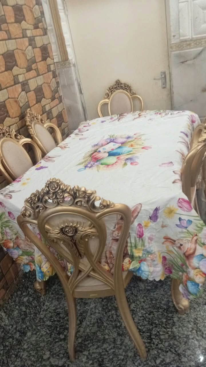 ميز طعام ملكي • ٦ كراسي • قفل