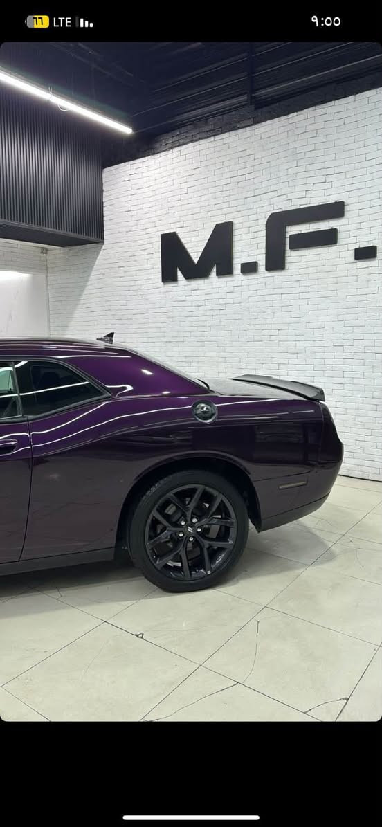 💜 للبيع | Dodge Challenger 2021 SXT 💜

لون بنفسجي مميز جداً 😍
🚘 سيارة مفولة مواصفات، ما عدا السلايد
🛋️ كشنات جلد
🔥 تبريد + تدفئة كشنات
📡 رادار
📺 شاشة كبيرة
🇮🇶 رقم بغداد

📍 ماشية 43 ألف ميل فقط
✨ السيارة جديدة بمعنى الكلمة، نظيفة جداً ومحافظ عليها.

🔧 الحوادث:
حادث جاملغ أمامي + بنيد جهة السايق.
وبالعراق صار بيها صبغ بالجاملغ الأمامي جهة عكس السايق تقريباً شبر.

💰 السعر جداً مناسب ومال بيع، للجادين فقط.

📞 للاستفسار واتساب أو اتصال:
***********
