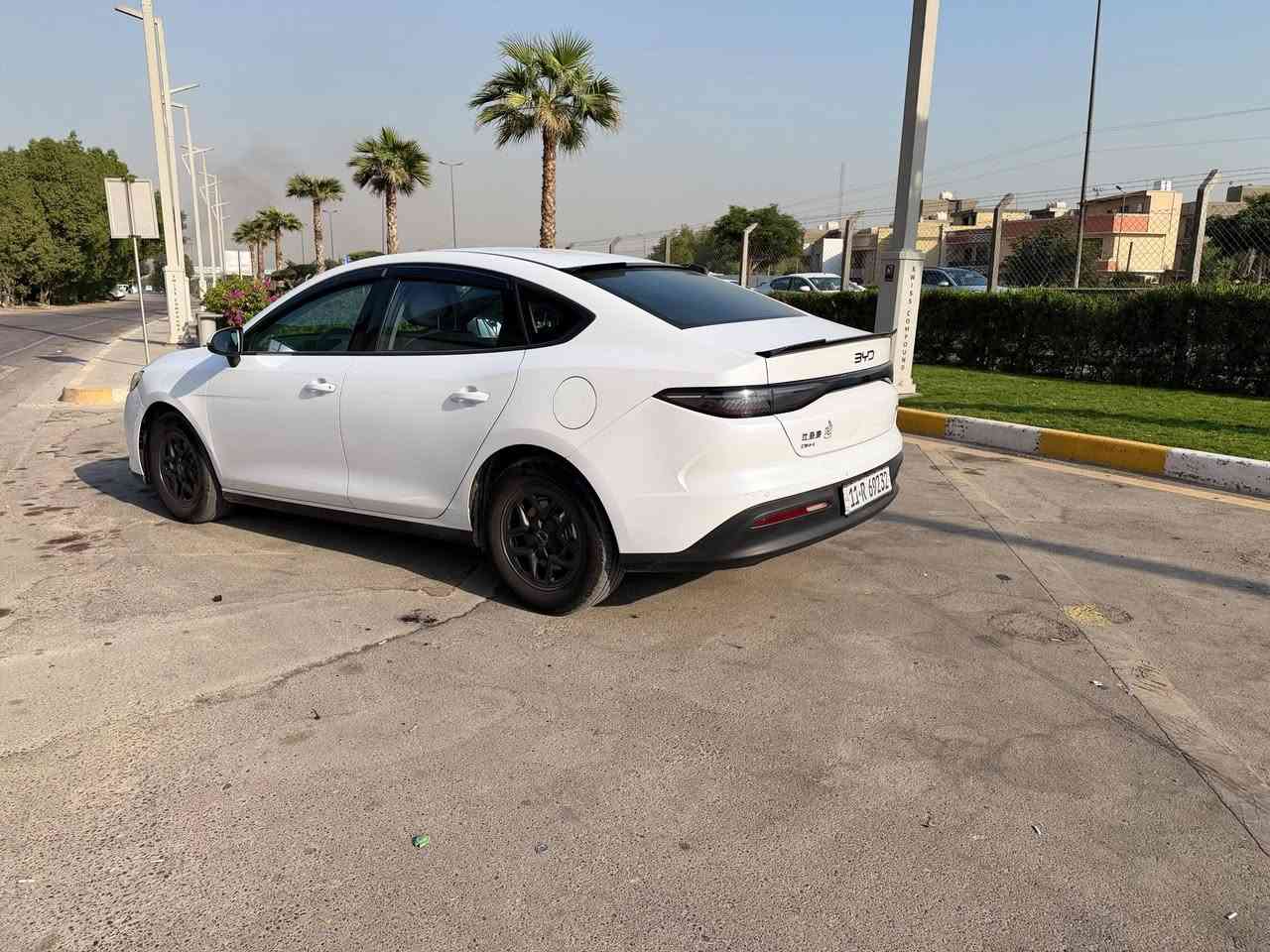 🚘 للبيع BYD Seal 5 موديل 2025
📍 الممشى: 31,000 كم
✨ الحالة: جديدة من الداخل، وبيها كم طخة من موضحة بالصور.
🛡️ الإضافات:
• عازل حراري
• أرضيات لورس
• ملحقات كاملة
• سبير

💰 السعر: 20,500,000 دينار

📞 للاستفسار: ***********
📍 الموقع: بغداد – الغزالية
