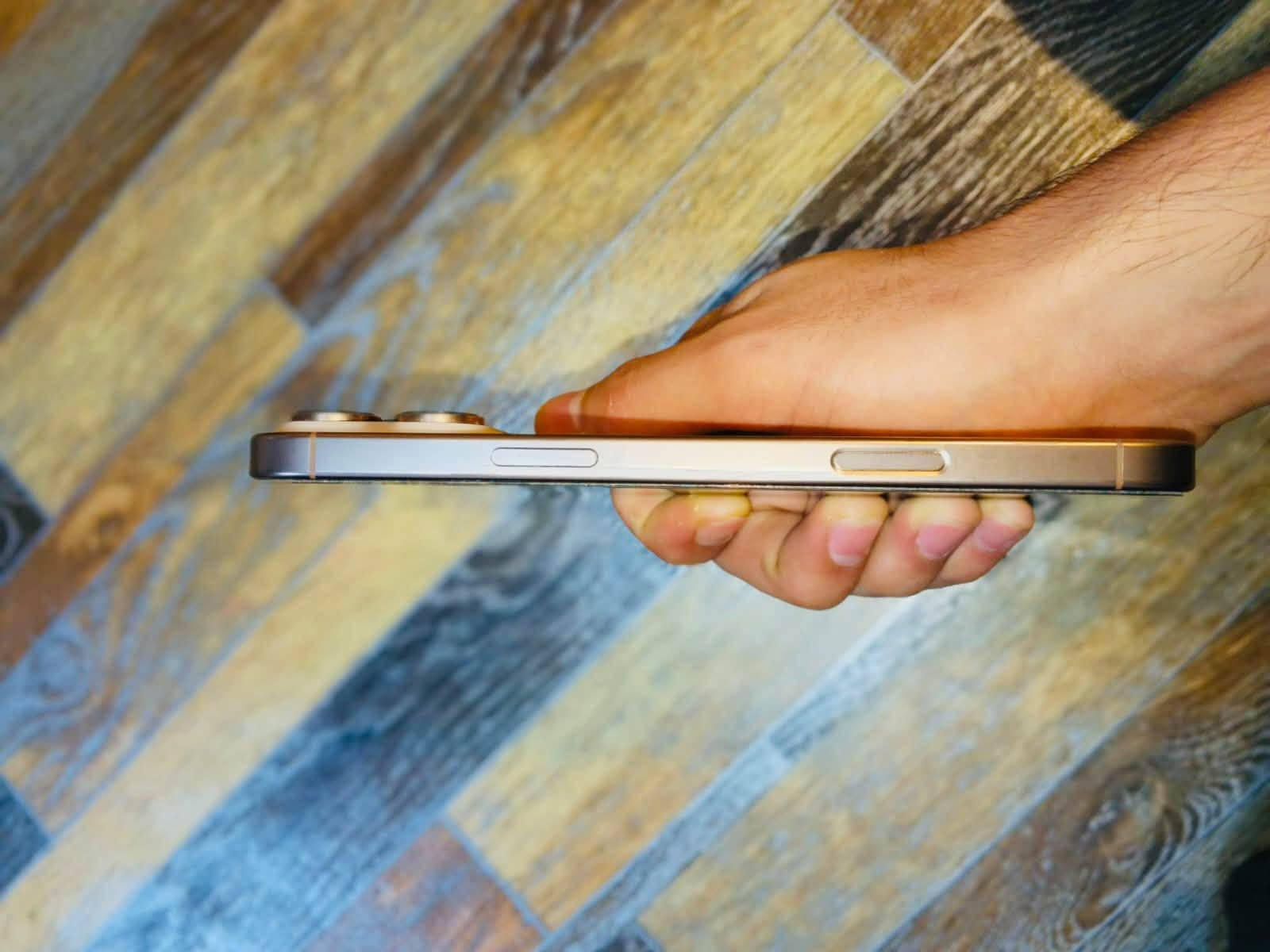 ‏سلام عليكم iPhone16 Pro ماكس بطارية 100 نظافة 99 الاستفسار على هذا الرقم***********
