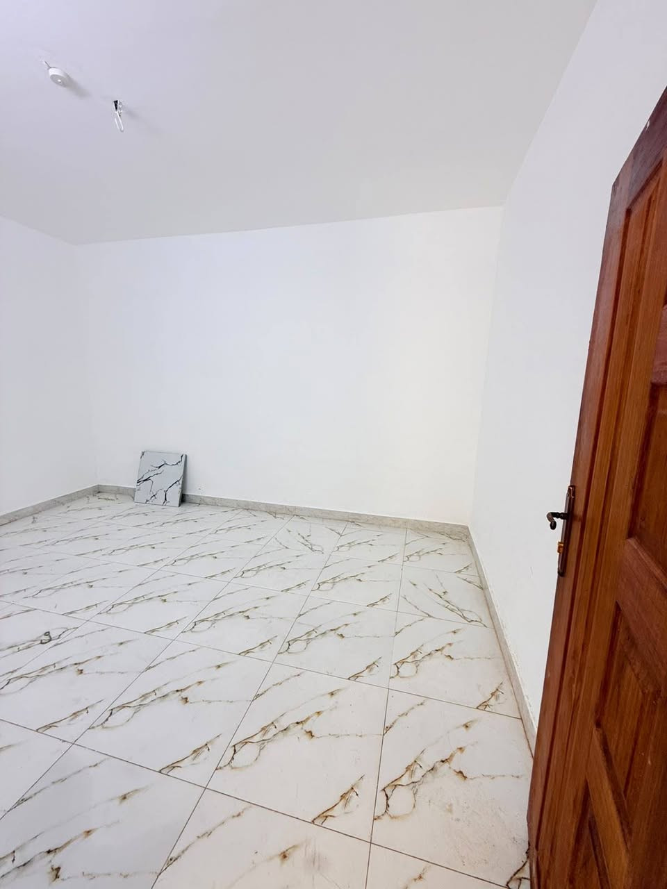 دار     ((     للبيع    ))
        النجف الأشرف
         (( حي ميسان )) 
         (( طابو صرف )) 
--------------------------------------------------------------------------
المساحة  ((   50 متر     )) 
قطاع      ((       23        )) 
السعر     ((       60        )) 
--------------------------------------------------------------------------
يتكون من  : طابقين

              الأول 
غرفه + صاله + مطبخ
+ صحيات

             الثاني
غرفه + صاله + صحيات
--------------------------------------------------------------------------
للاستفسار الاتصال على الإرقام
التالية (( أو )) الاتصال على الواتساب
 (( أو )) زيارة المكتب

***********

***********
--------------------------------------------------------------------------
موقع المكتب  :
 نهاية حي ميسان // مقابيل سوق
 ميسان // موقع المكتب ركن 
((مكتب دلاليه كاظم السعداوي )) 
--------------------------------------------------------------------------
تريد تبيع بيت عرصه الاتصال 
علا الارقام الموجوده او مراسلتنا
 عن طريق الصفحه او اضغط علا
 الرابط وانضم لكروب بيع وشراء
 العقارات النجف الاشرف حي ميسان 
--------------------------------------------------------------------------
https://www.facebook.com/aqarathymesan

— @مع ‏كاظم السعداوي‏
