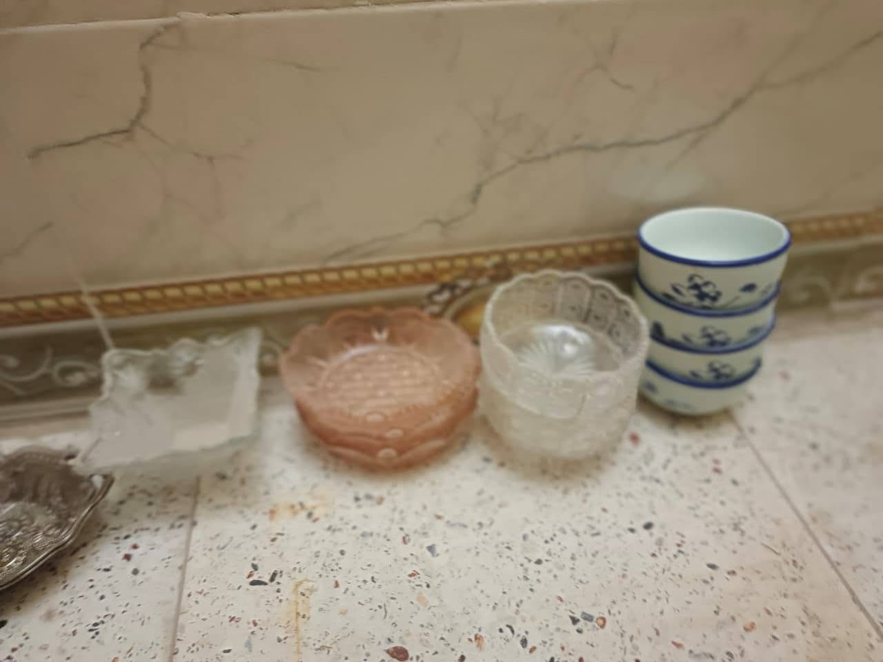 طقم سفرة • بدون تفاصيل