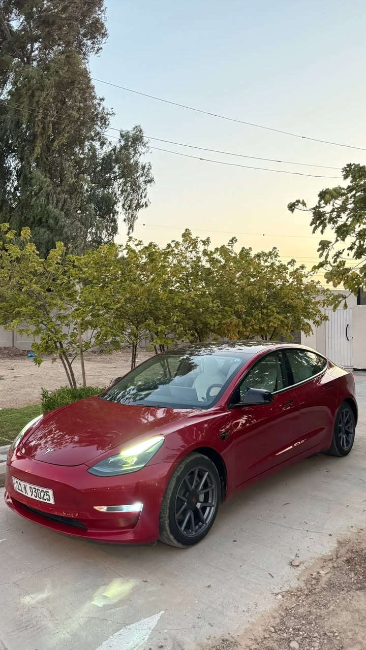 السلام عليكم حبايب
للبيع… 
Model 3 سنكل
ماشيه 44,000km
اون لاين اخر تحديث
حادثها جاملغ السايق والبنيد مبدلات ومصبوغات
بدون لغود بدون شواصي
مكان السياره بغداد العامريه *********** واتساب 
165 وبيها مجال
